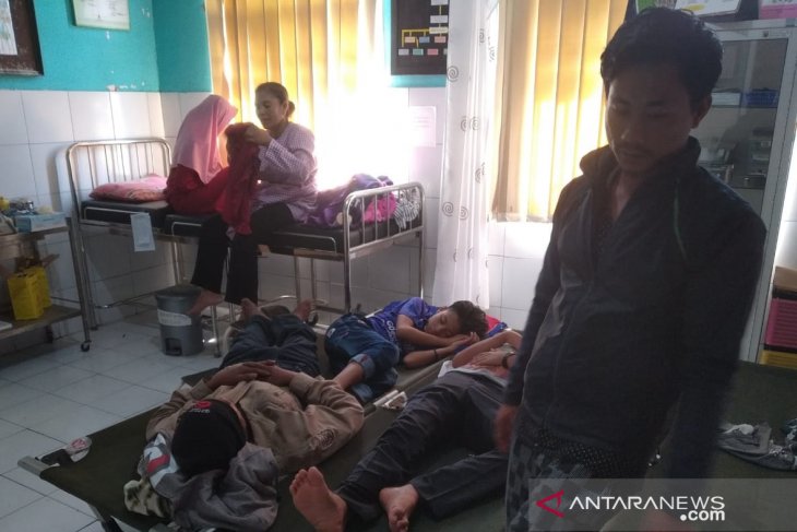 Keracunan dialami puluhan warga Kampung Pangkalan Sukabumi usai santap nasi uduk