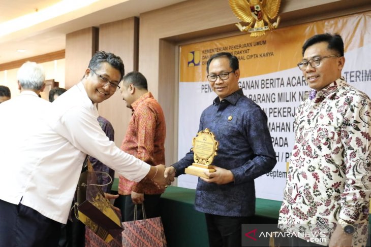 Wabup Badung terima hibah dari Kementerian PUPR
