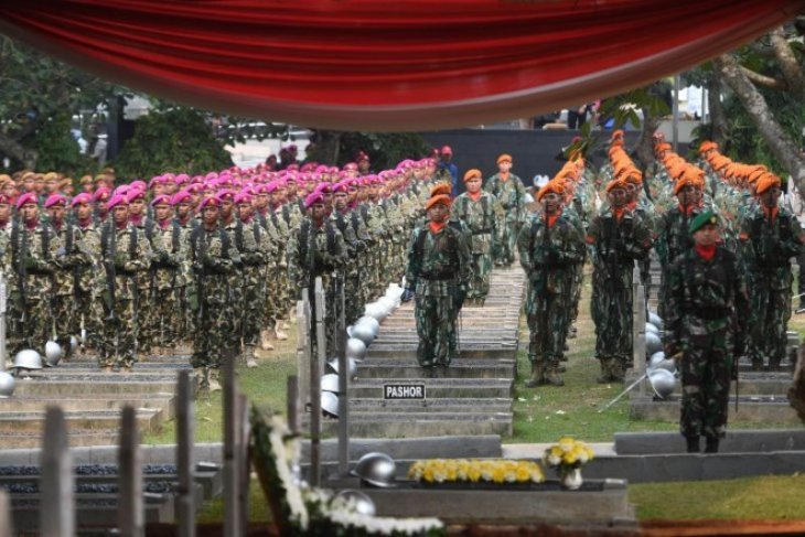 Upacara pemakaman BJ Habibie di Taman Makam Pahlawan Nasional Utama Kalibata