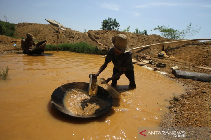 Pendulang Intan Dan Emas Tradisional