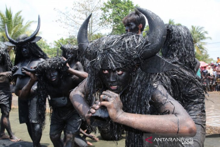 Tradisi Kebo-Keboan Banyuwangi, ungkapan syukur petani - ANTARA News Jawa Timur