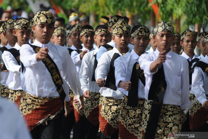 Parade Konsulat santri Al Amin Sumenep