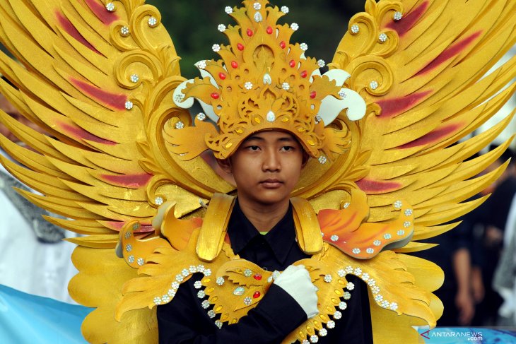 Parade Konsulat santri Al Amin Sumenep