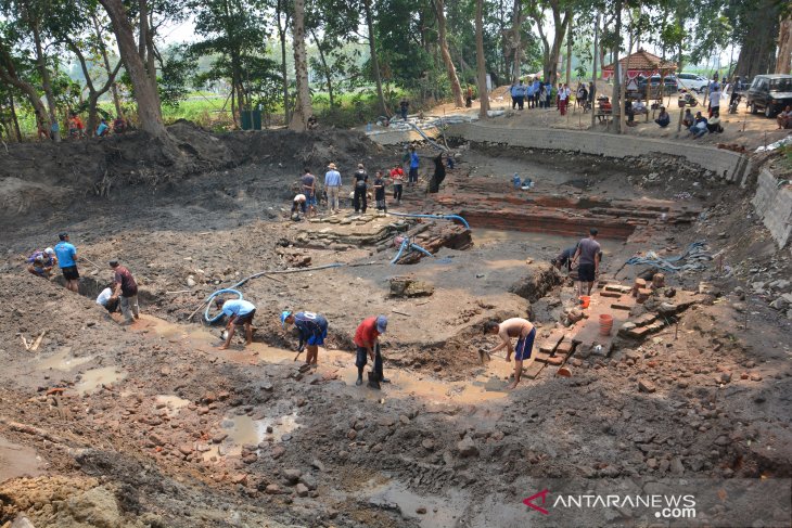 Ekskavasi situs petirtaan Sumberbeji Jombang diperpanjang