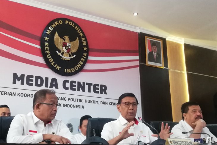 Wiranto pastikan titik api karhutla berkurang