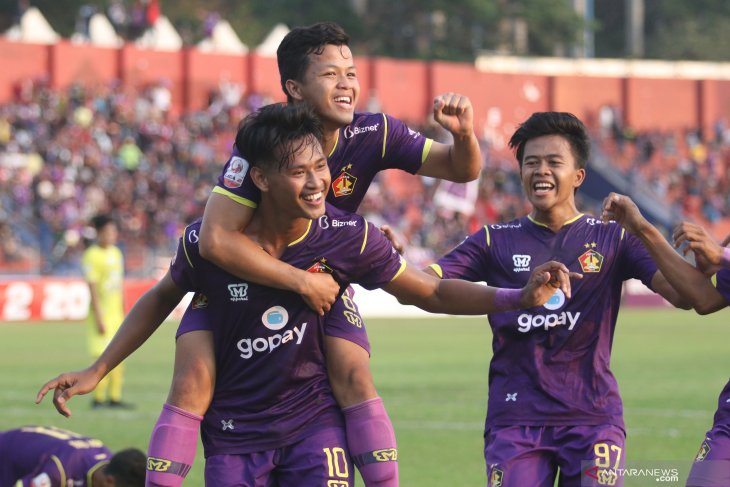 Persik Kediri di puncak klasemen