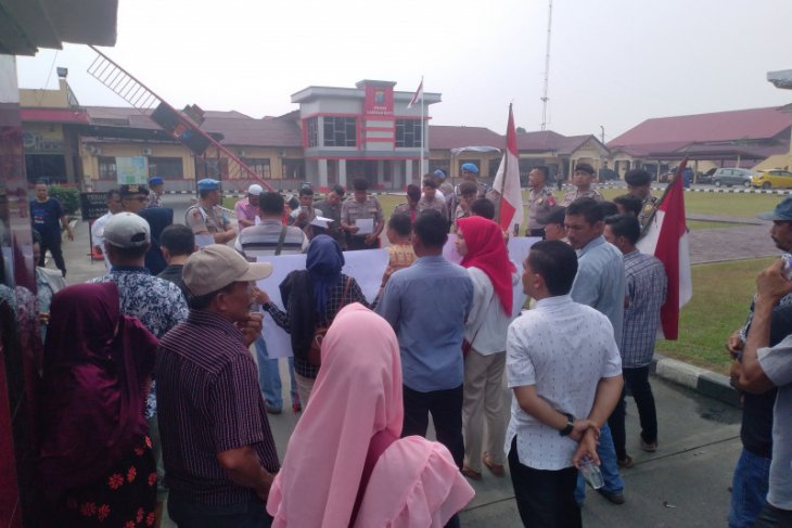 Warga desak polisi proses hukum oknum Kades pembuat video asusila