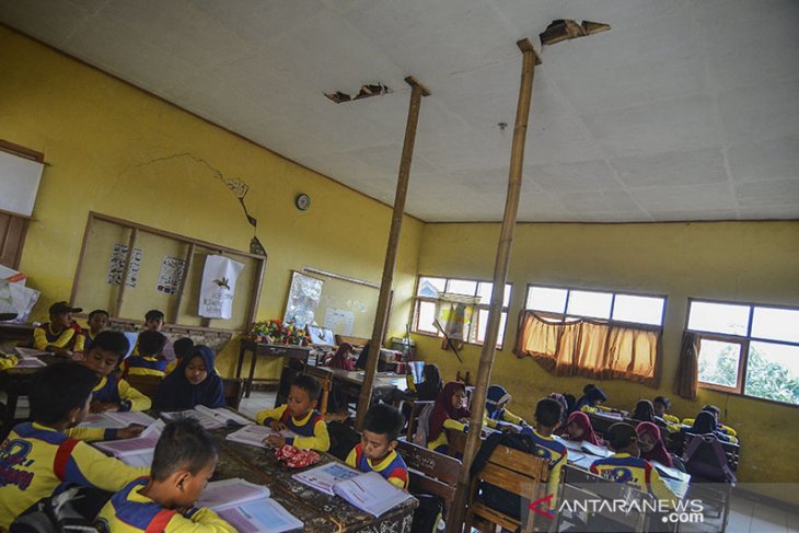 Sekolah Rusak Di Tasikmalaya