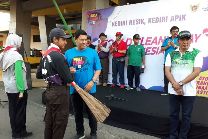 World Clean Up Day di Kediri