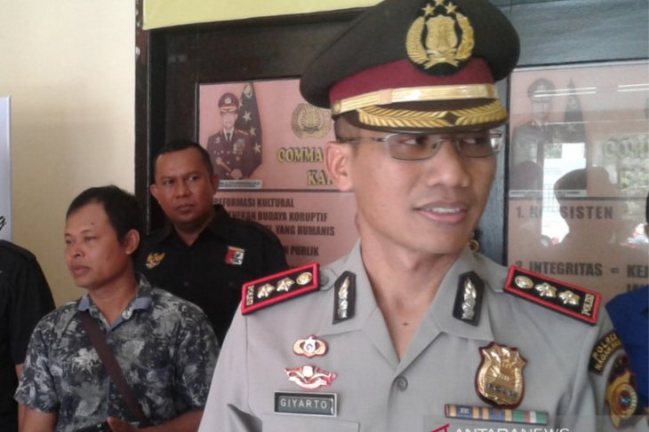 Seorang kades dan empat warganya diciduk polisi saat judi online