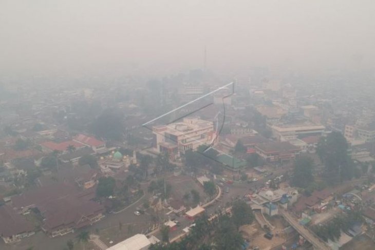 Kabut asap di Kota Jambi kian pekat