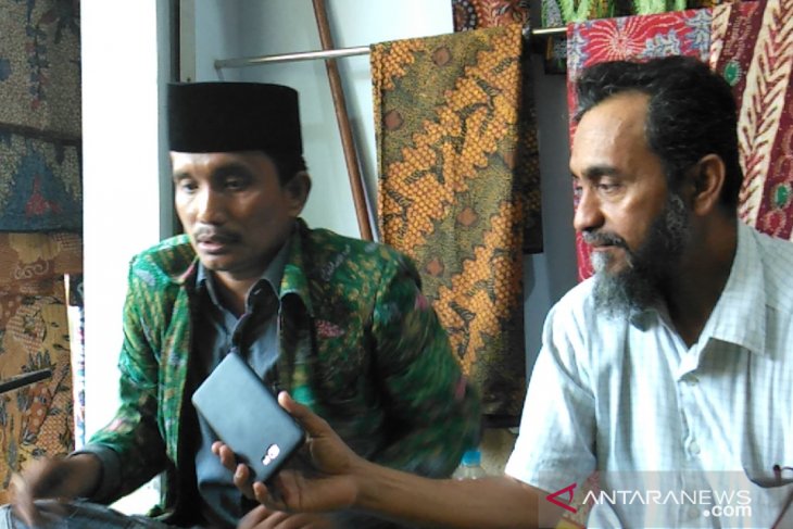 Gara-gara kasus pembakaran, penjualan batik
