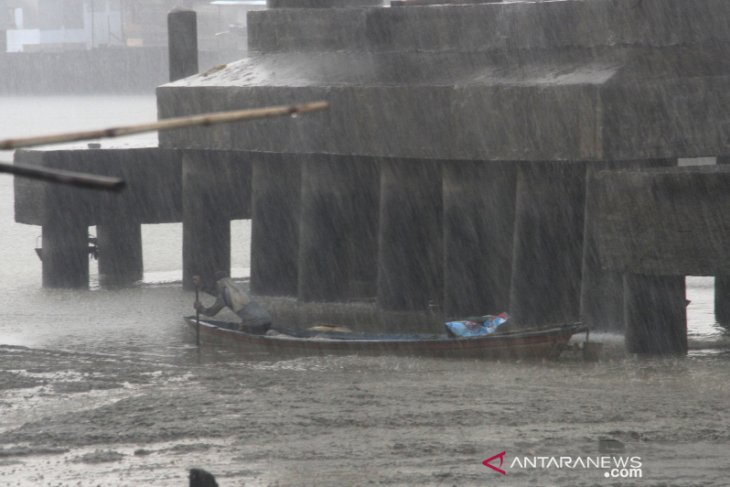 Hujan Deras Guyur Kota Banjarmasin