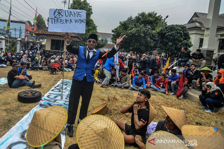 Aksi Hari Tani di Tasikmalaya