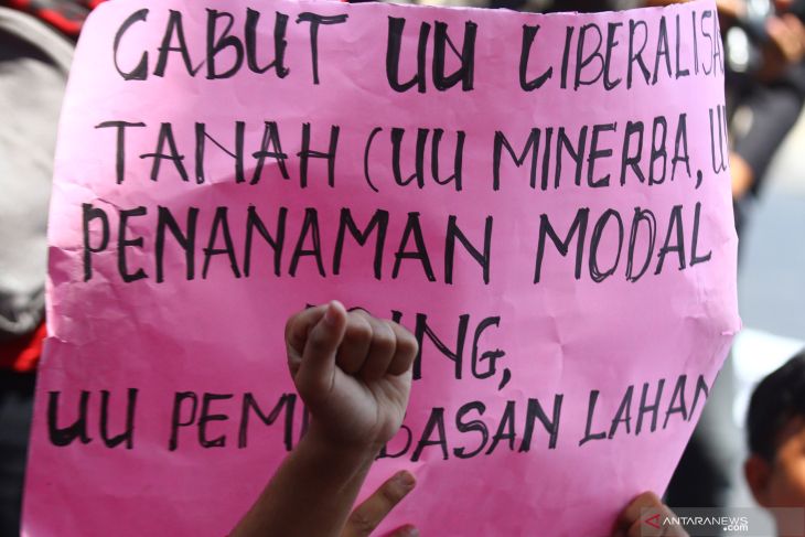Unjuk rasa hari tani di Malang