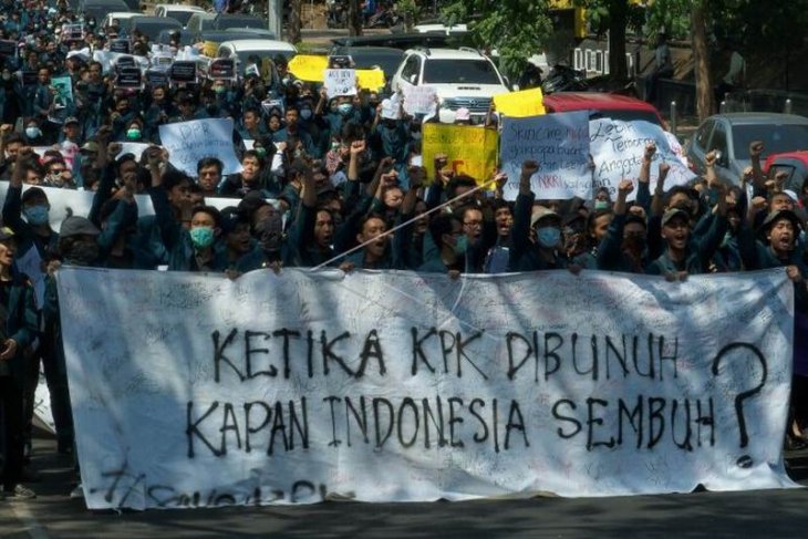 Unjuk rasa mahasiswa tolak UU KPK hasil revisi dan RUU KUHP