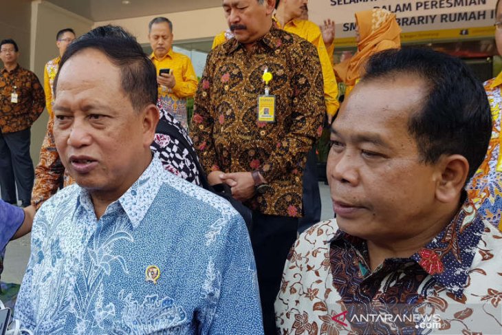 Menristekdikti minta rektor sediakan ruang dialog mahasiswa