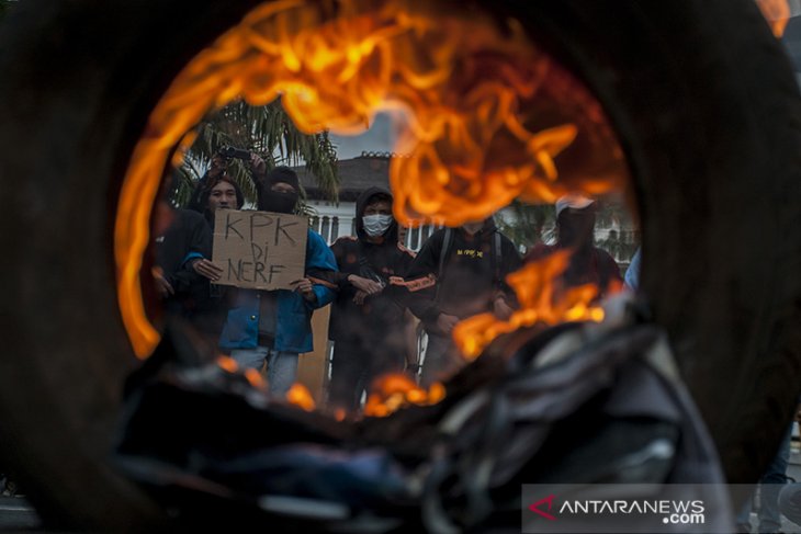 Unjuk Rasa Mahasiswa di Bandung