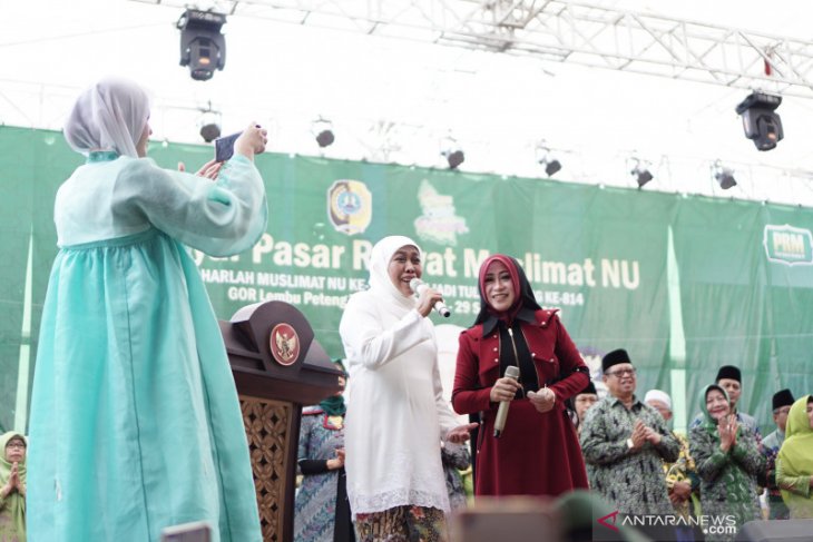 Khofifah ingatkan orang tua awasi anak agar tidak ikut demonstrasi