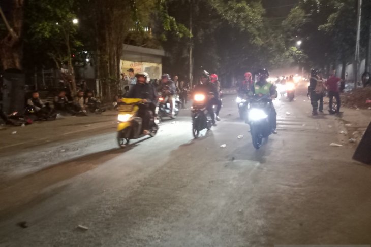 Jalan Tentara Pelajar dari Permata Hijau dibuka usai kericuhan reda