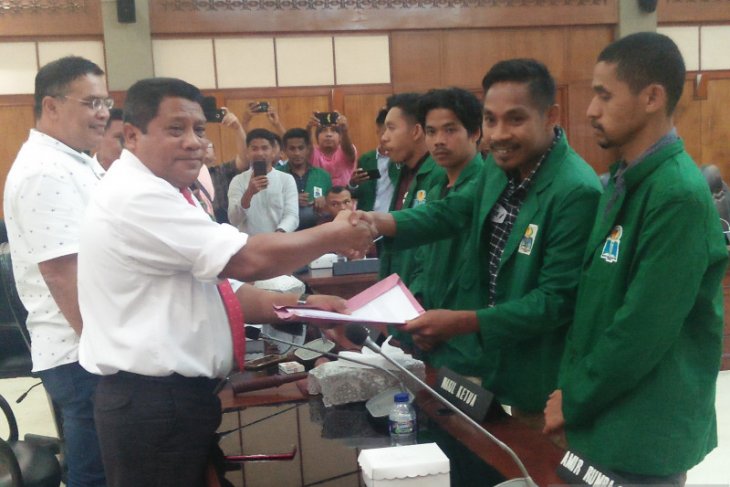 Proses pengusulan empat calon pimpinan DPRD Maluku terhambat SK DPP Gerindra