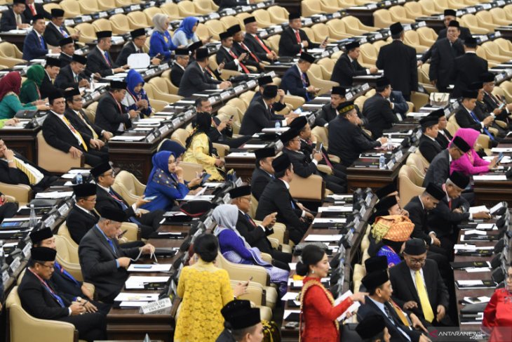 Warganet menaruh harapan besar kepada anggota DPR yang baru