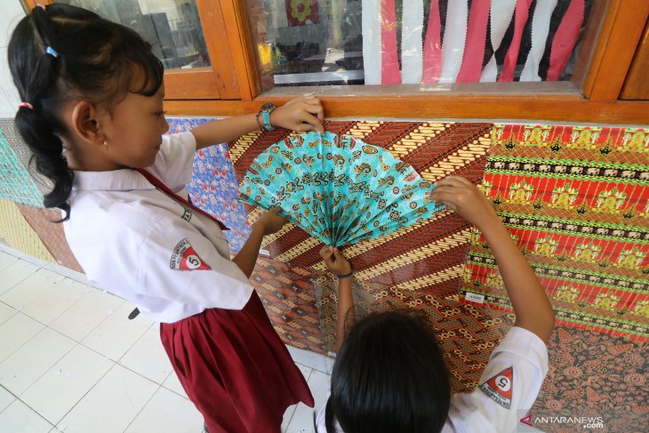 Peringatan Hari Batik Nasional