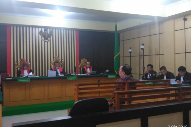 Seorang pengusaha Jambi disidangkan dalam kasus suap 'ketok palu'