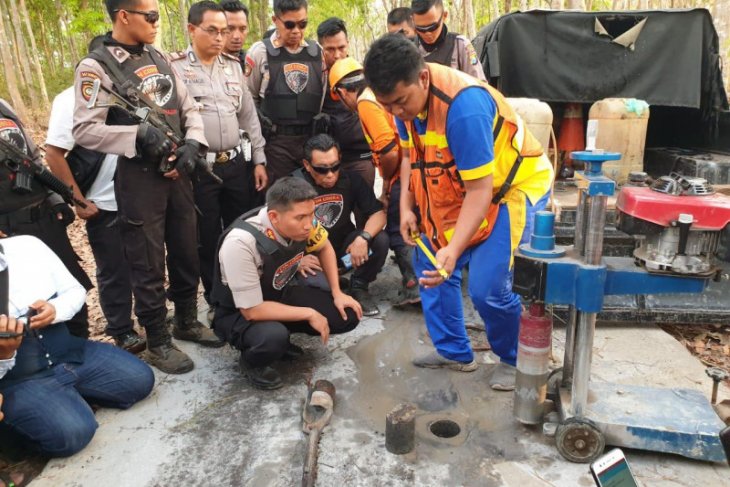 Antisipasi penyelewengan dana desa, Polres-Saber Pungli Lumajang cek kualitas jalan