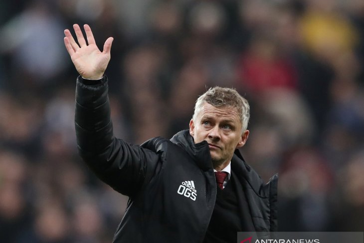 Manchester United, uang lagi-lagi uang