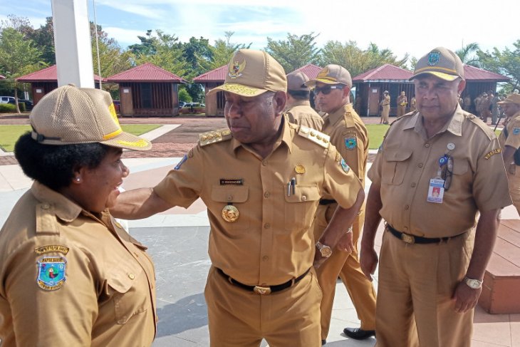 Gubernur Mandacan ingin aset Papua Barat dikelola secara tertib