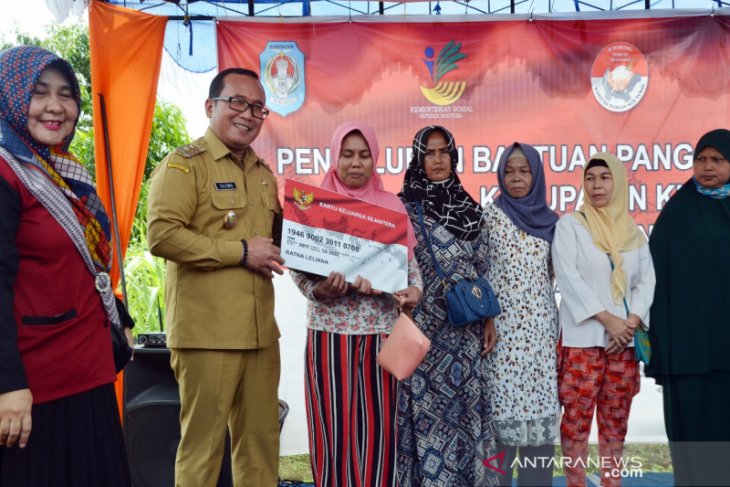 Kubu Raya luncurkan program bantuan pangan nontunai