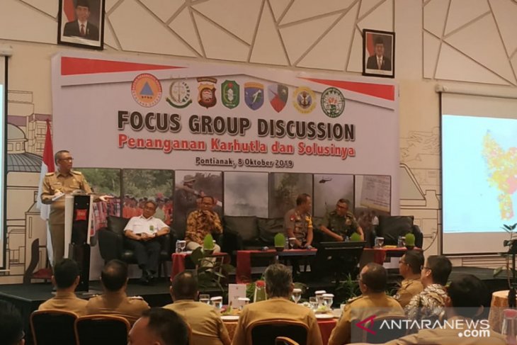 Karhutla Kalbar, Gubernur sebut solusinya Desa Mandiri sekitar kebun