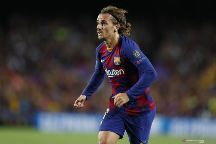 La Liga - Clement Lenglet bantah kabar Antoine Griezmann tidak bahagia di Barca