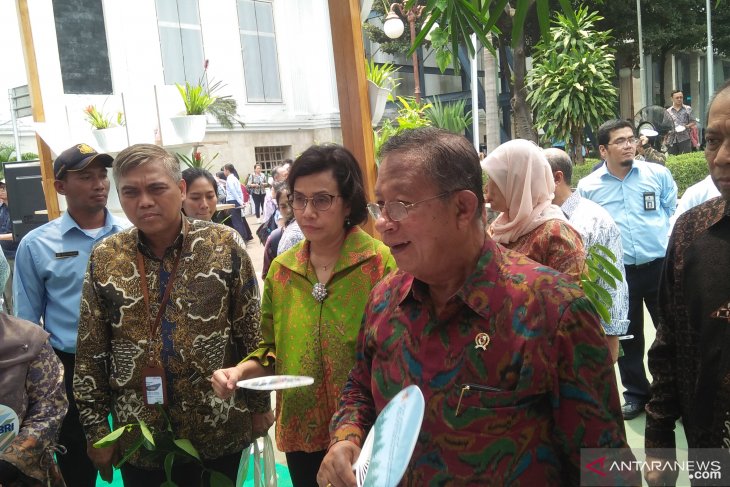 Menko Perekonomian Darmin minta larangan minyak goreng curah dibatalkan