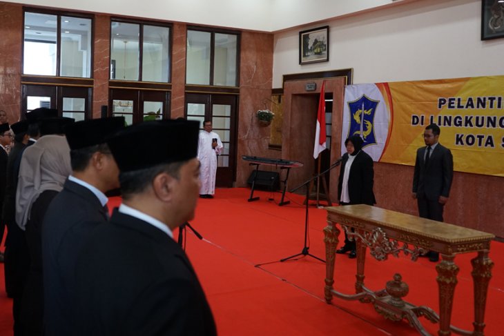 Wali Kota Risma lantik 82 pejabat Pemkot Surabaya