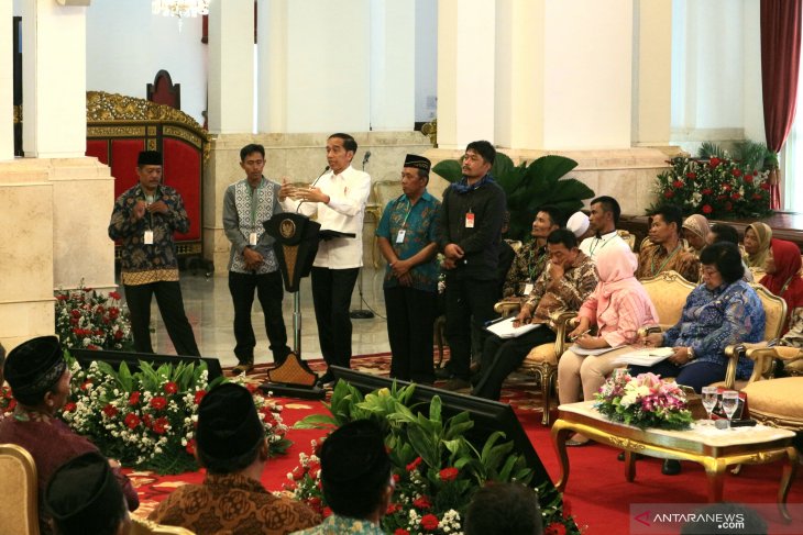 Presiden minta pertemuan rutin dengan petani bahas perhutanan sosial