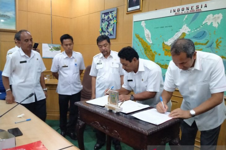Pemkab Belitung-PLN Babel teken kesepekatan pengelolaan PLTBn