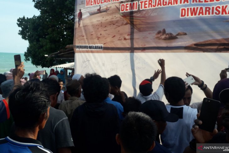 Warga Batu Beriga Bangka Tengah sepakat tolak aktivitas tambang laut
