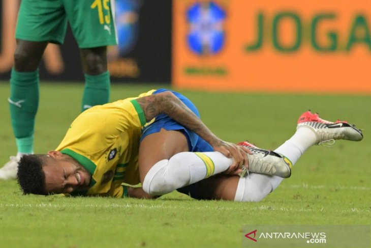 Neymar diperkirakan menepi hingga empat pekan