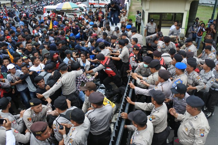 Aksi Mahasiswa di Jember