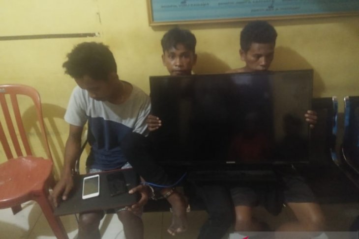 Polisi ciduk kompoltan pencurian di pesantren dan tenda pengungsi