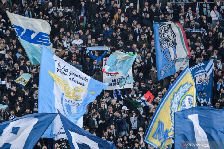 Lazio dihukum tutup sebagian tribun stadion saat menjamu Celtic