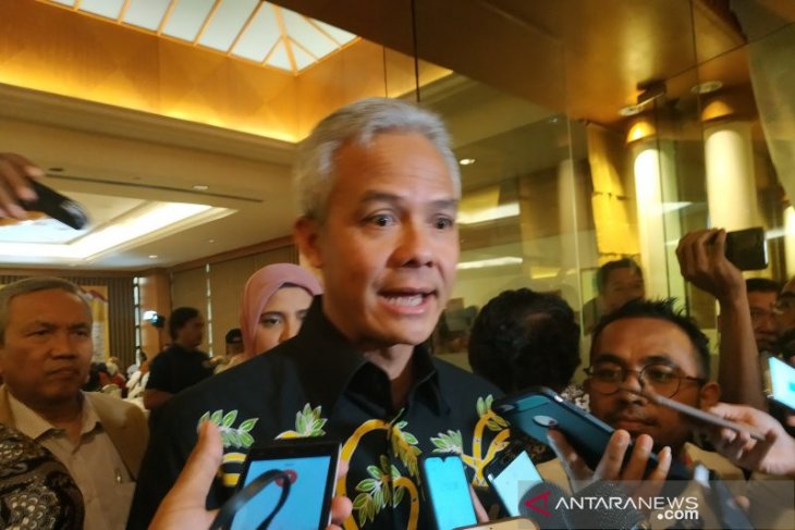 Ganjar: Tak ada ampun guru dan pelajar terlibat pengibaran bendera HTI