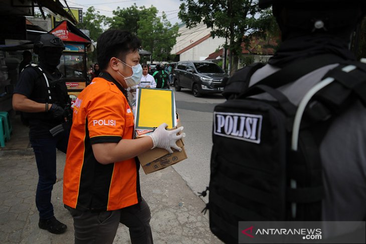 Penggeledahan Rumah Terduga Teroris