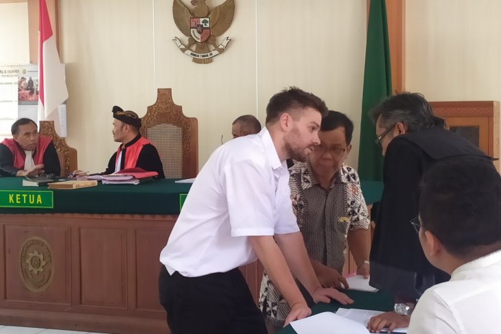 Warga Australia diadili kasus penganiayaan