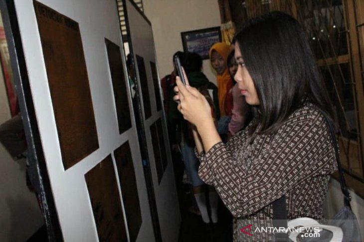 Pameran 100  Tahun Surat Kabar Kalbar