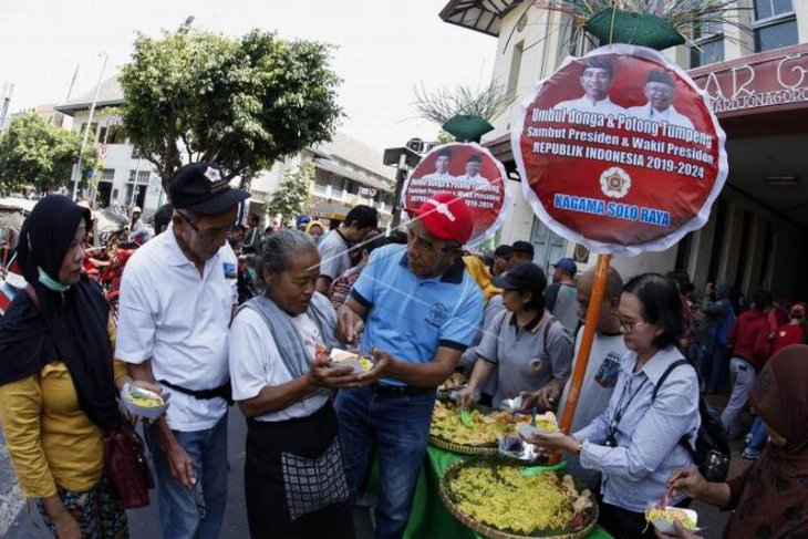 Syukuran keluarga alumnus Universitas Gadjah Mada