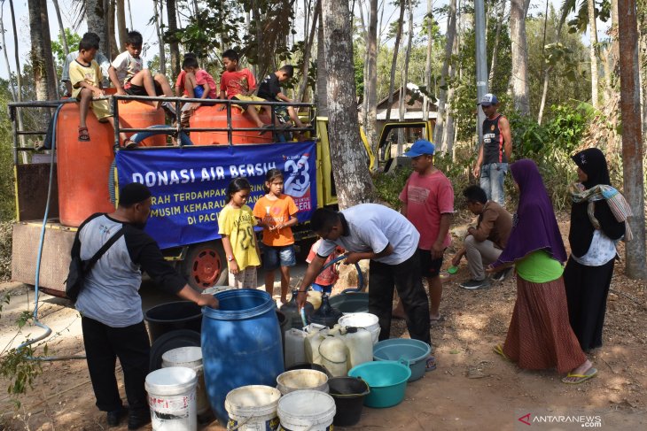 Donasi air bersih daerah krisis air