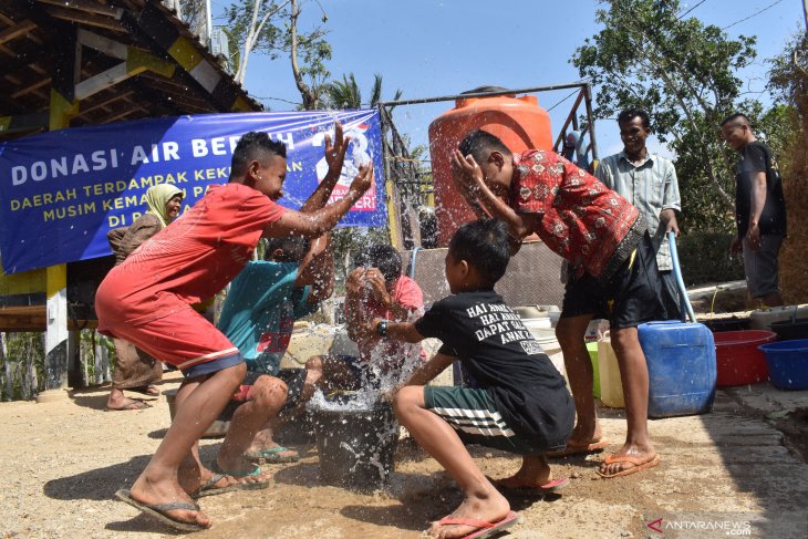 Donasi air bersih daerah krisis air